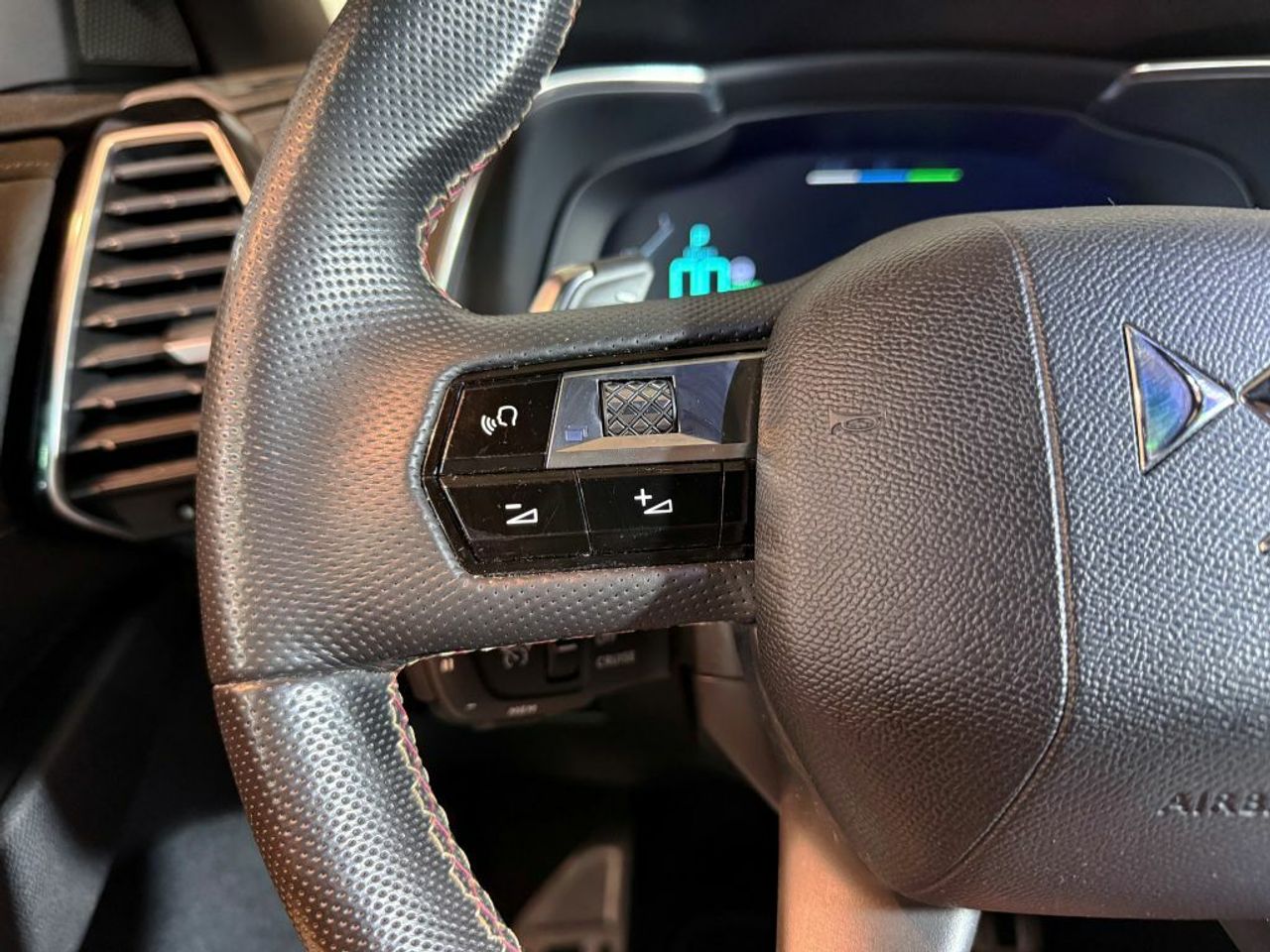 DS DS 7 1.6 E-Tense 225 PERFORMANCE LINE Auto - foto 17