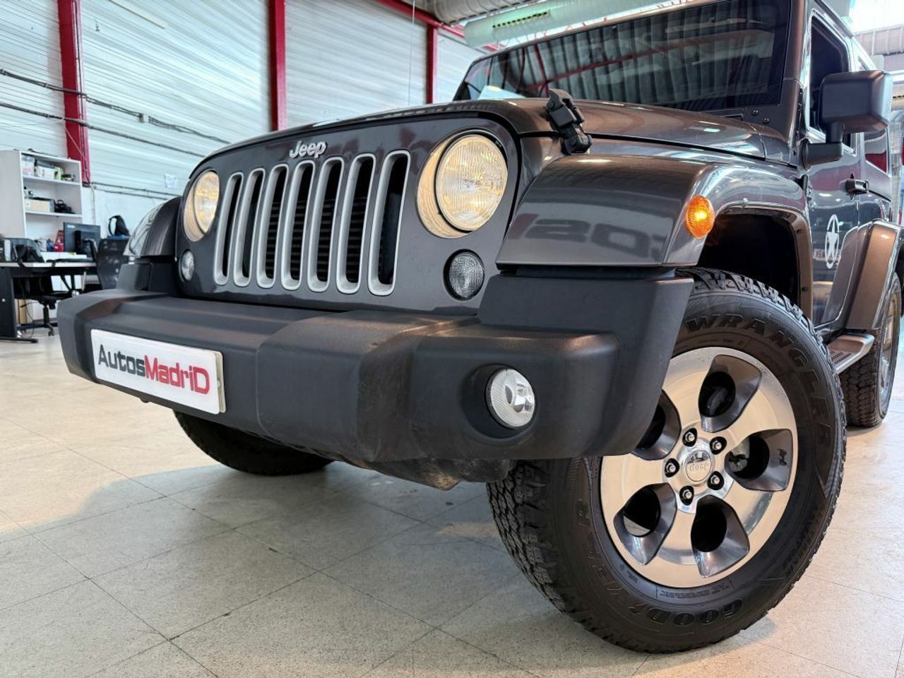 Jeep Wrangler 2.8 CRD Sahara Auto - foto 9