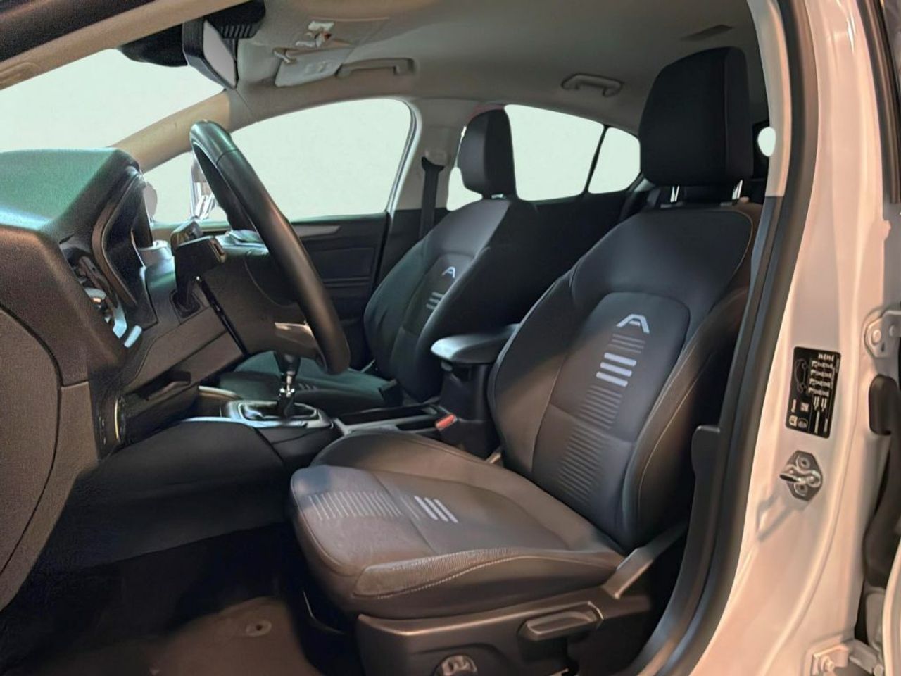 Ford Focus 1.0 Ecoboost MHEV 114kW Active SB - foto 12