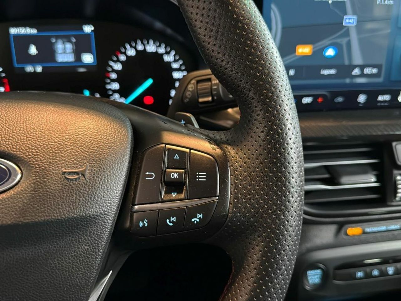 Ford Focus 1.0 Ecoboost MHEV 92kW ST-Line Auto - foto 18