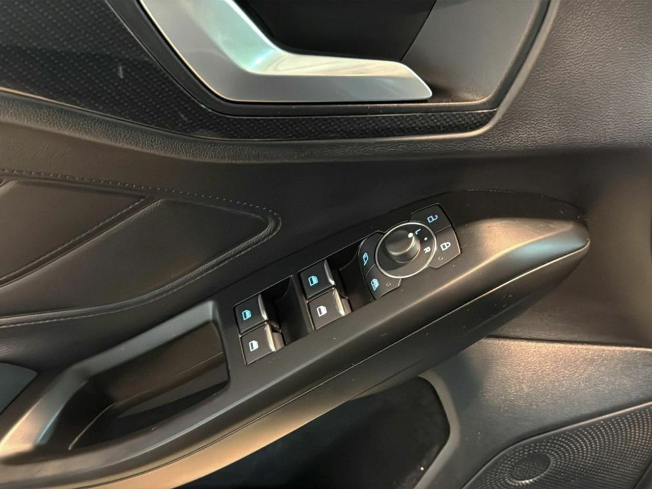 Ford Focus 1.0 Ecoboost MHEV 92kW ST-Line Auto - foto 13