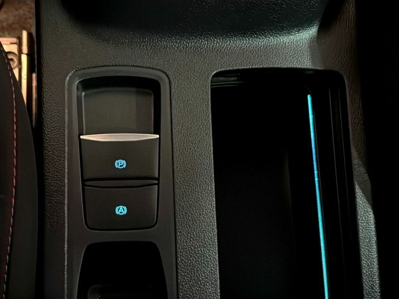 Ford Focus 1.0 Ecoboost MHEV 92kW ST-Line Auto - foto 24