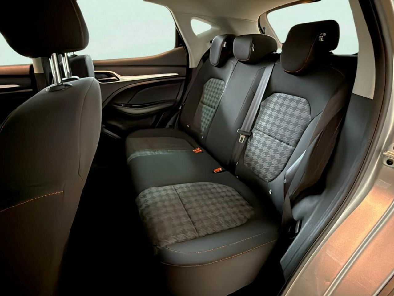 MG ZS 1.0T Comfort Auto - foto 13