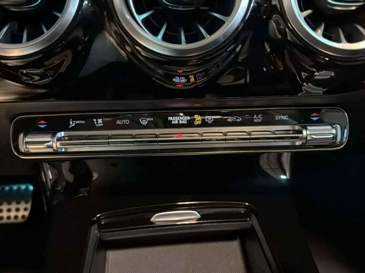 Mercedes CLA CLA 200 D DCT Shooting Brake - foto 27