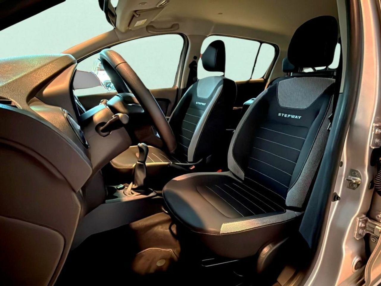 Dacia Sandero Stepway Comfort TCE 66kW (90CV) - 18 - foto 11