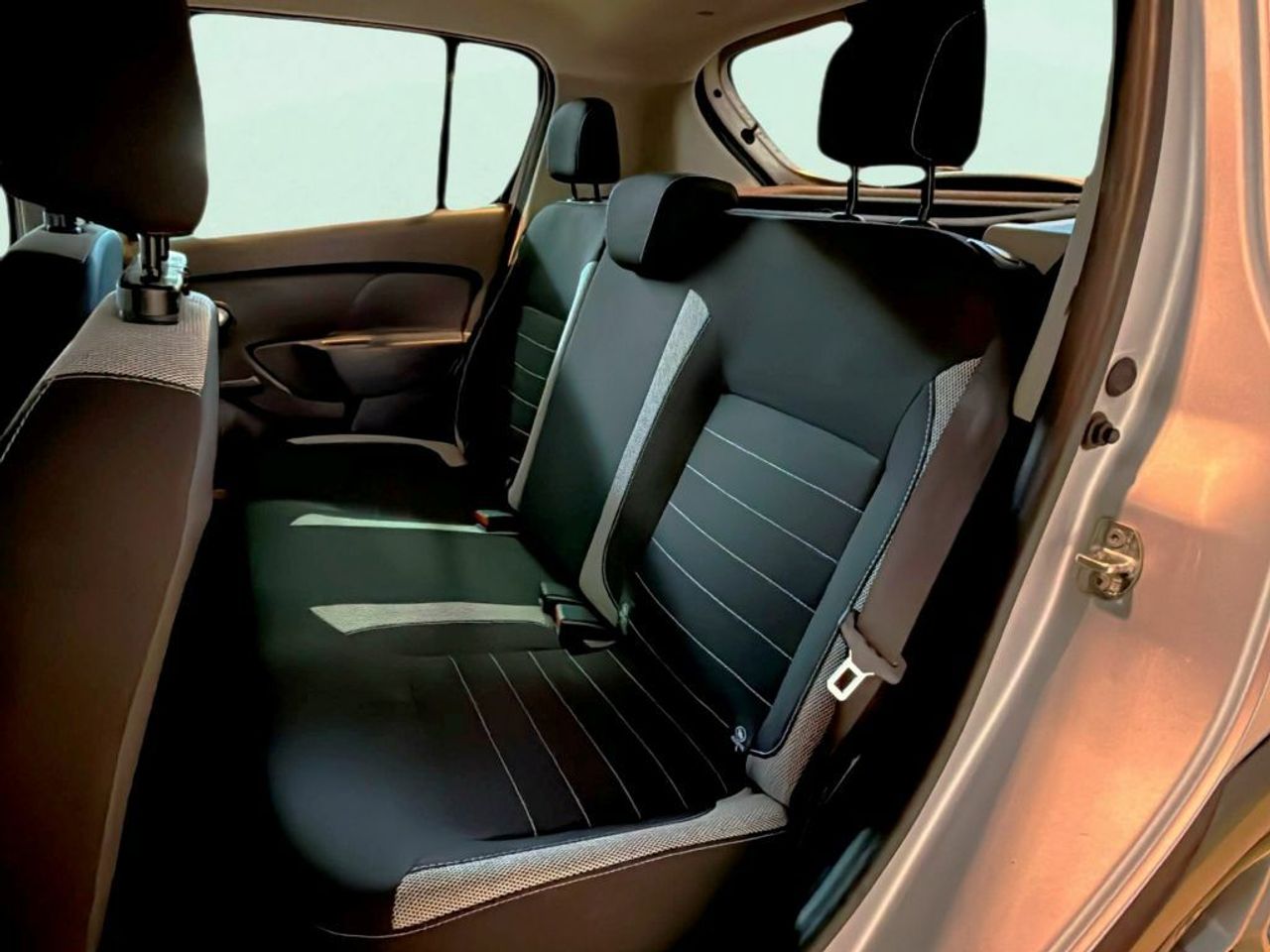 Dacia Sandero Stepway Comfort TCE 66kW (90CV) - 18 - foto 12