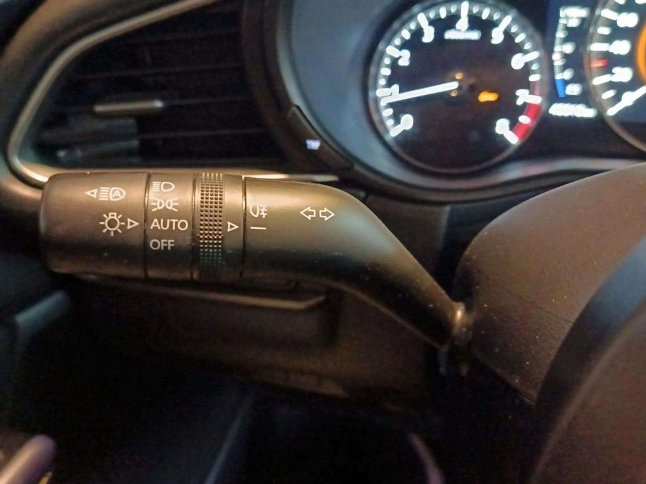 Mazda CX-30 SKYACTIV-X 2.0 132 kW AT Zenith - foto 16