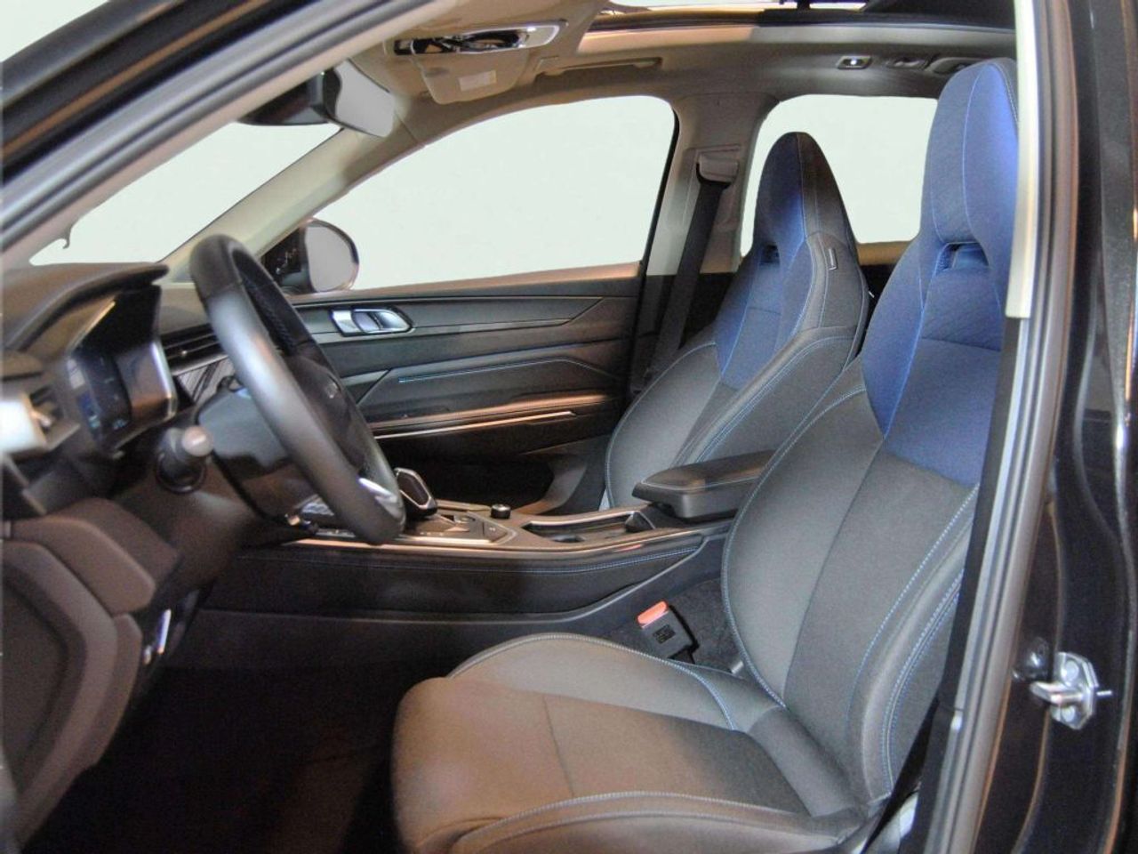 Lynk & Co 01 1.5T PHEV - foto 12