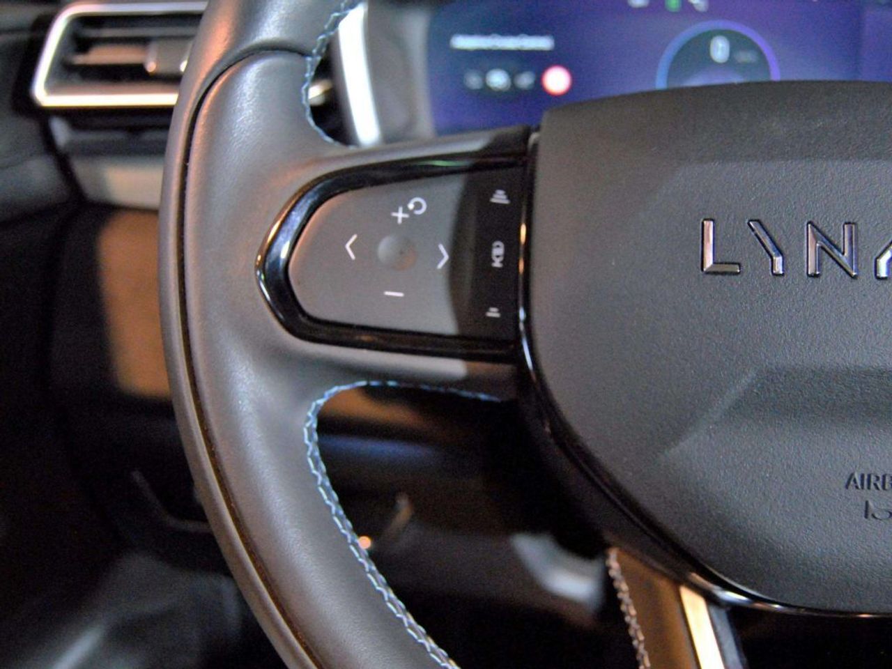 Lynk & Co 01 1.5T PHEV - foto 19