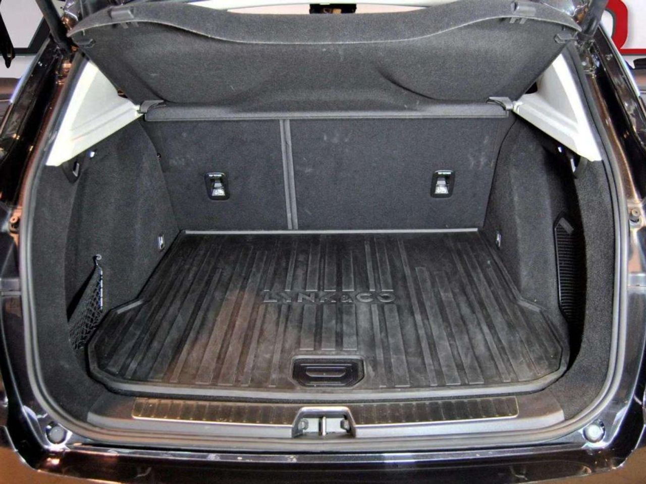 Lynk & Co 01 1.5T PHEV - foto 6