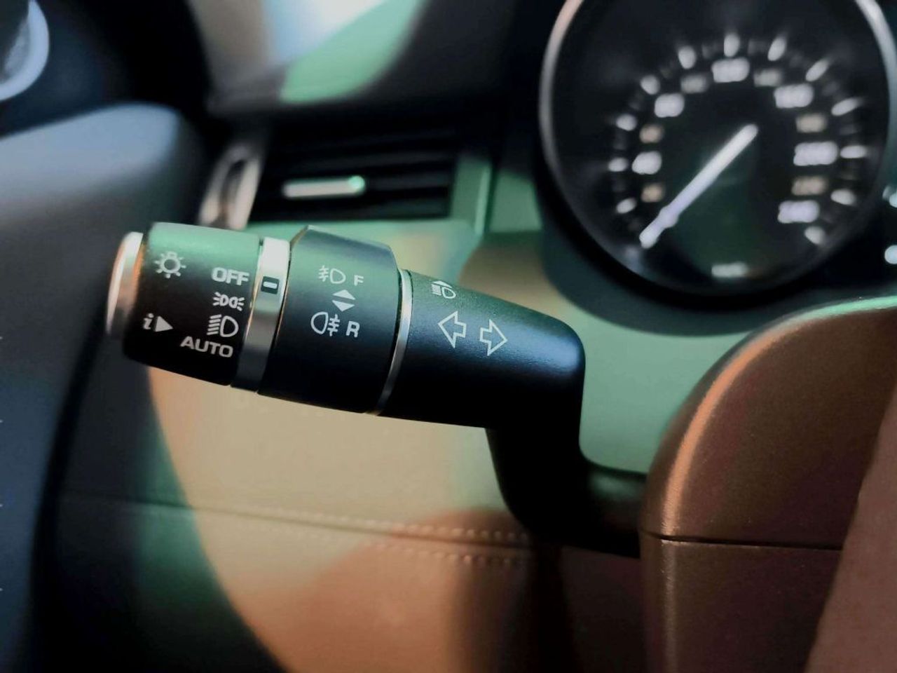 Land-Rover Range Rover Evoque 2.0L TD4 132kW (180CV) 4x4 HSE - foto 17