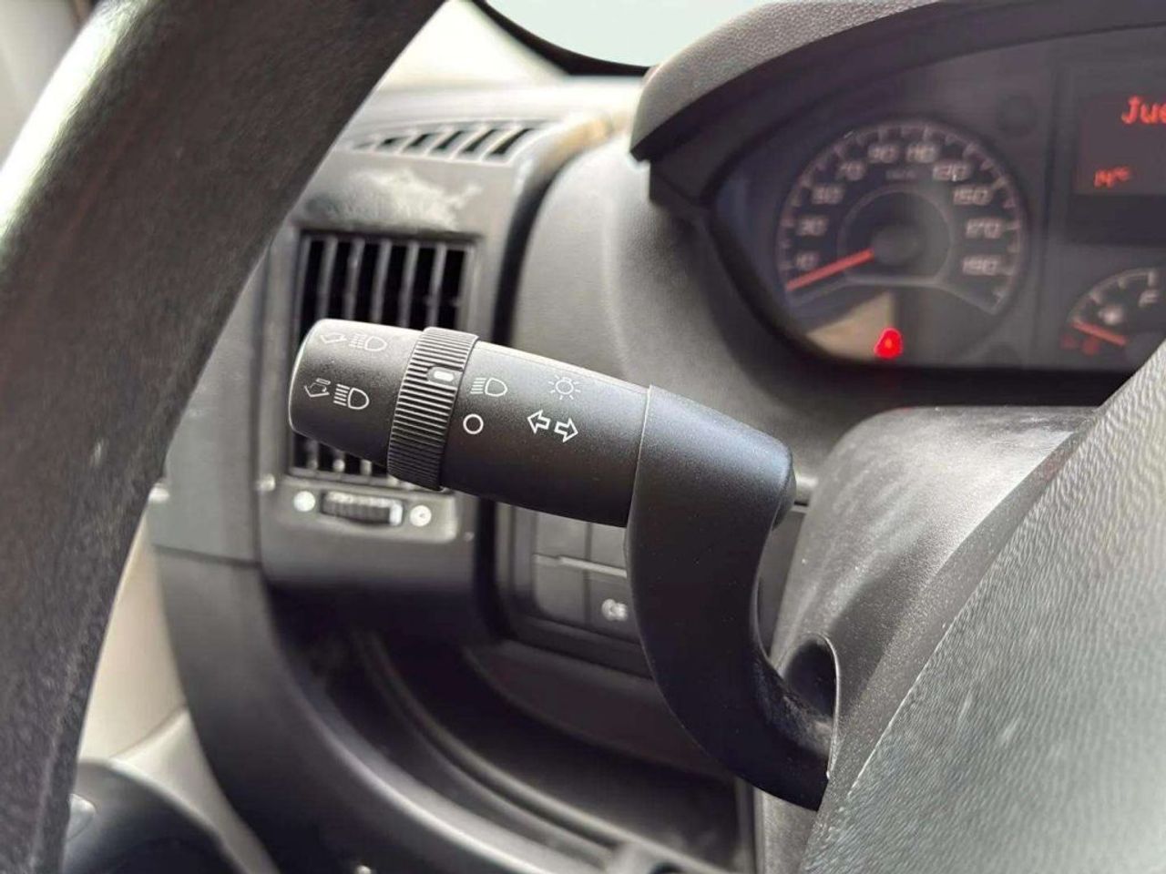 Citroën Jumper BlueHDi 96KW (130CV) Furgón 35L2H2 - foto 12