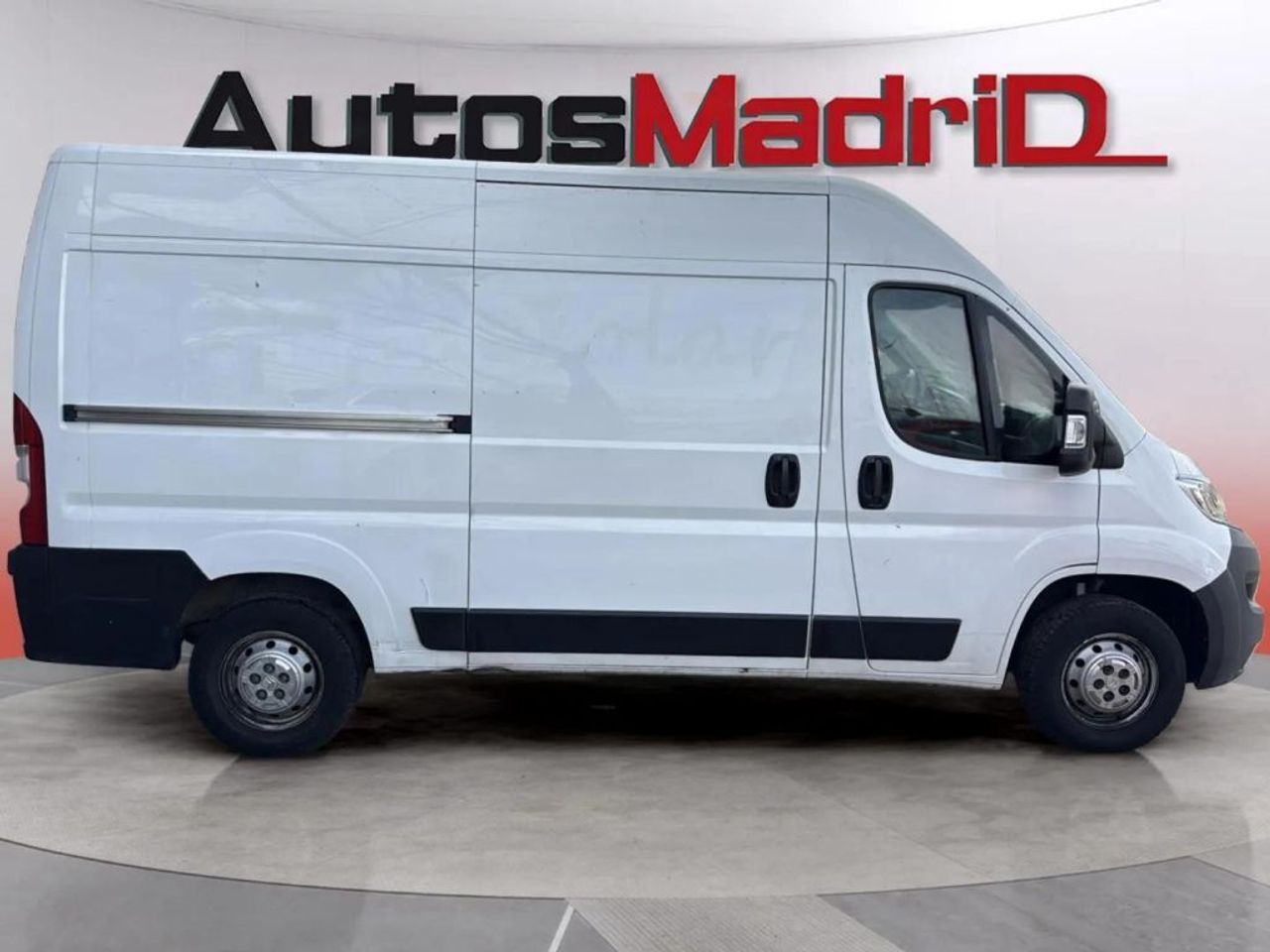 Citroën Jumper BlueHDi 96KW (130CV) Furgón 35L2H2 - foto 8