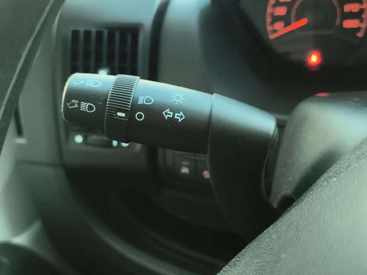 Citroën Jumper BlueHDi 103KW (140CV) Furgón 35L2H2 - foto 16