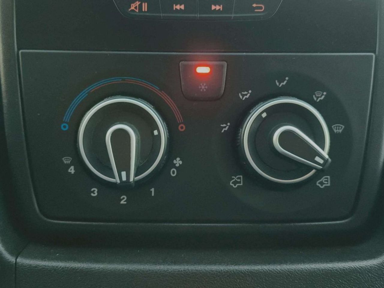 Citroën Jumper BlueHDi 103KW (140CV) Furgón 35L2H2 - foto 22