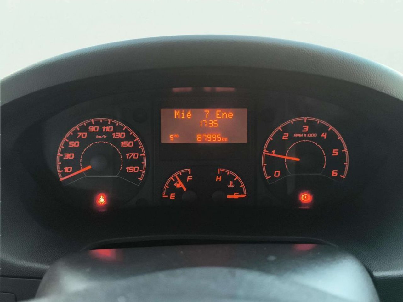 Citroën Jumper BlueHDi 103KW (140CV) Furgón 35L2H2 - foto 20