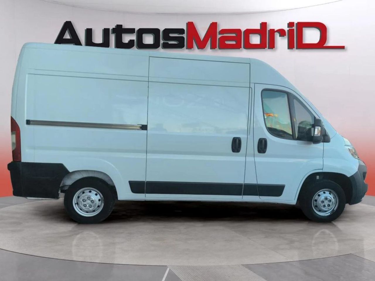 Citroën Jumper BlueHDi 103KW (140CV) Furgón 35L2H2 - foto 9