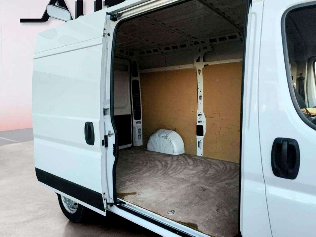 Citroën Jumper BlueHDi 103KW (140CV) Furgón 35L2H2 - foto 13