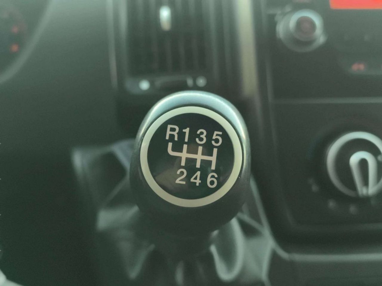 Citroën Jumper BlueHDi 103KW (140CV) Furgón 35L2H2 - foto 23