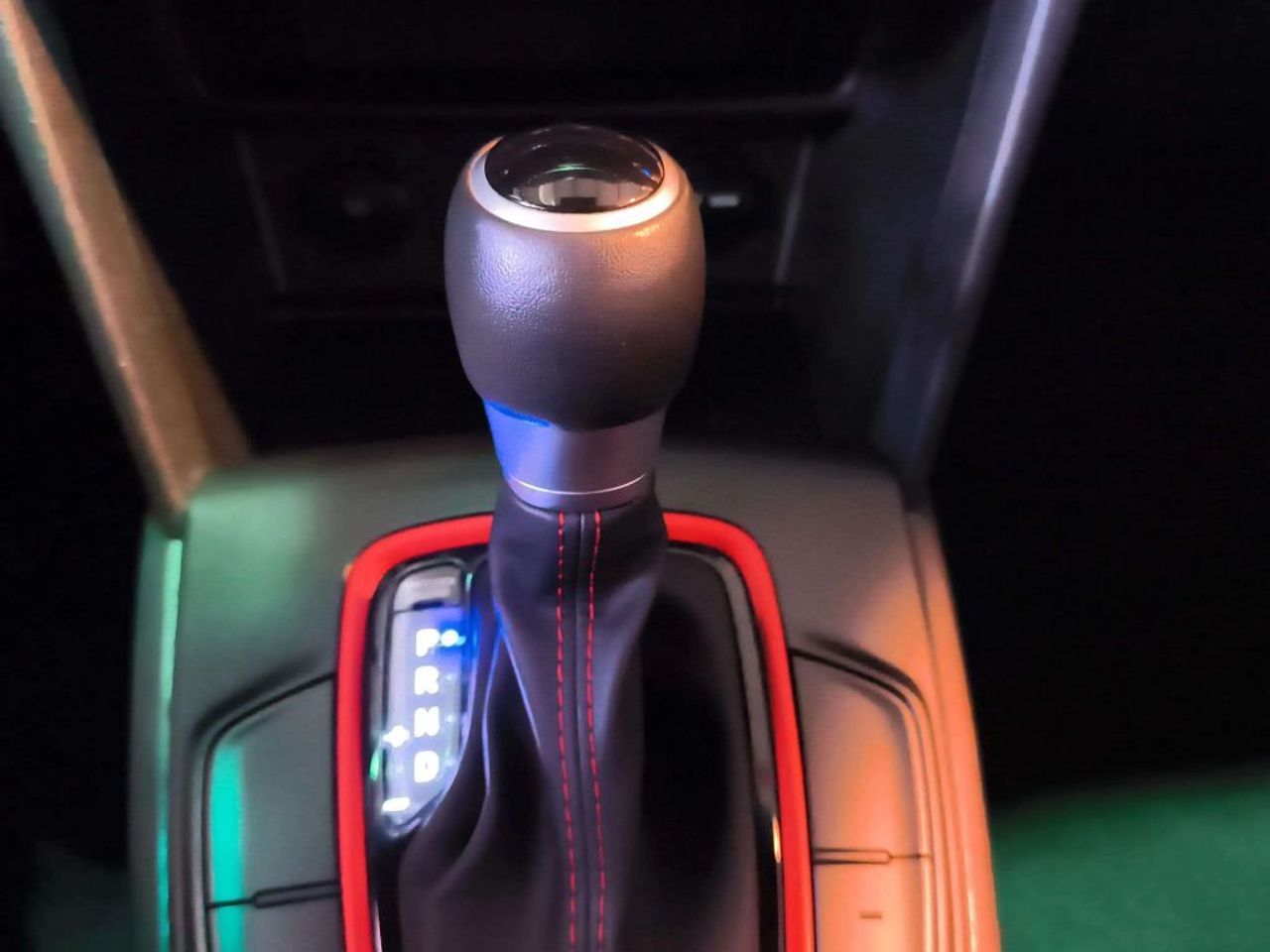 Hyundai Kona 1.6 GDI HEV Tecno Red DCT - foto 26