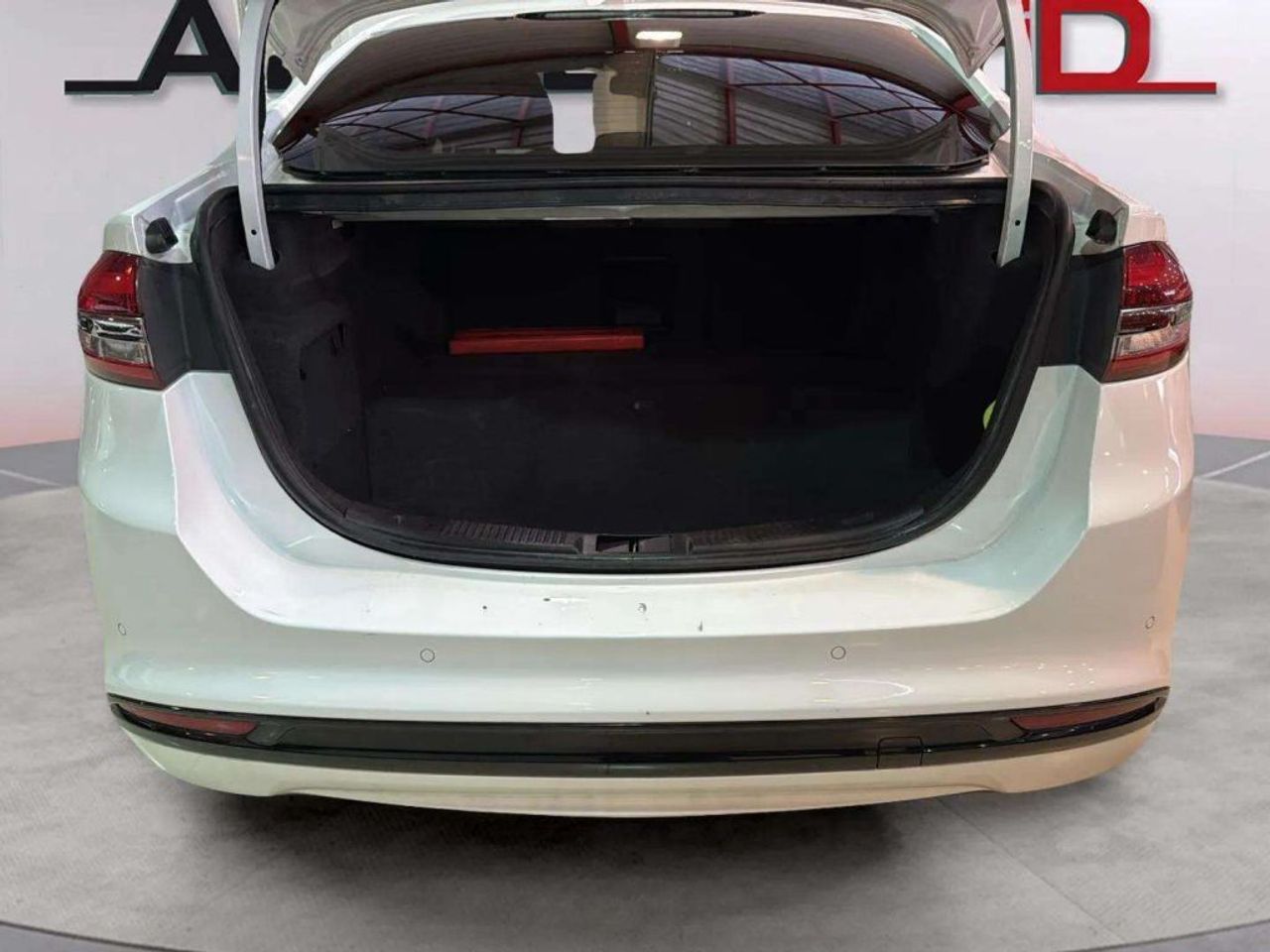 Ford Mondeo 2.0 Híbrido 137kW (187CV) Titanium HEV - foto 7