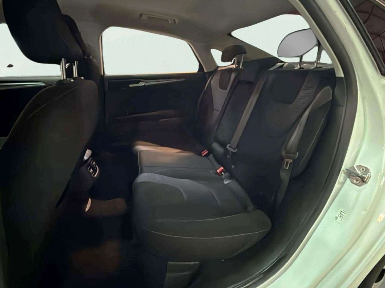 Ford Mondeo 2.0 Híbrido 137kW (187CV) Titanium HEV - foto 13