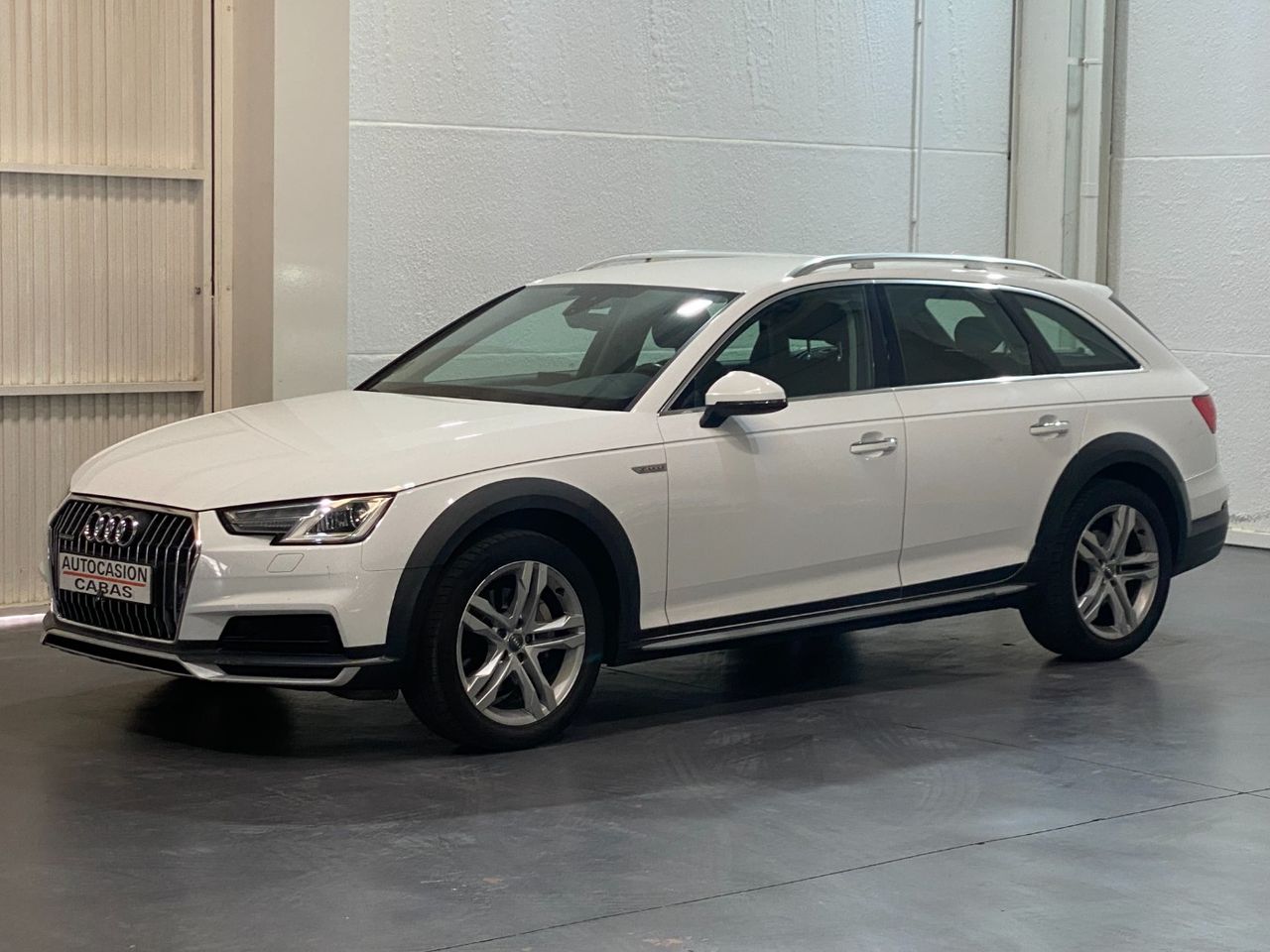 audi a4 allroad quattro 2016 /