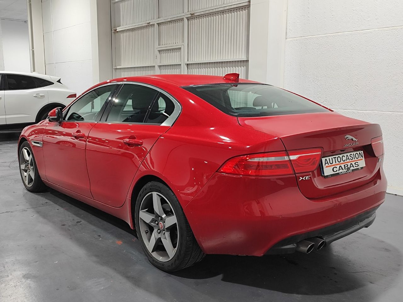 jaguar xe 2019 / foto grande (3)