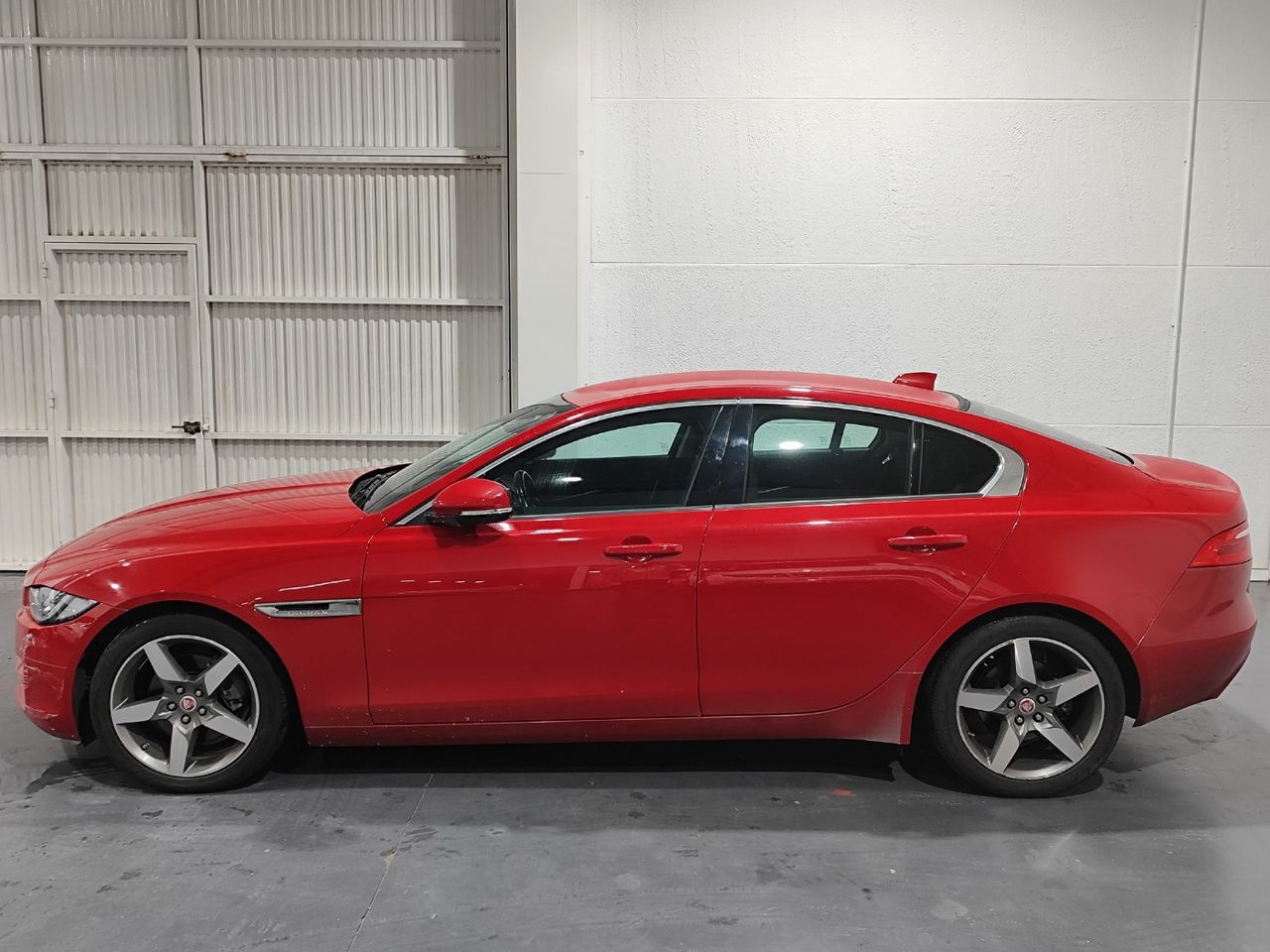 jaguar xe 2019 / foto grande (2)