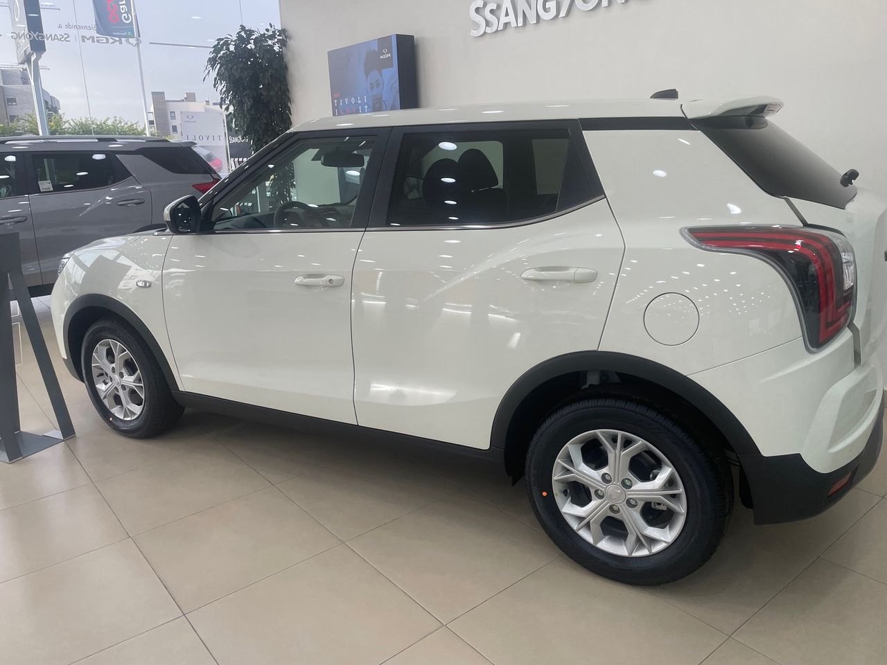ssangyong tivoli 2024 / foto grande (2)