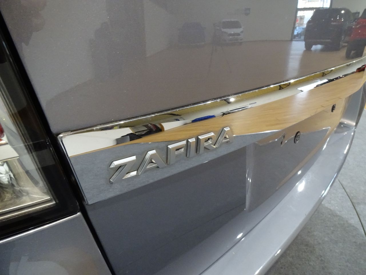 Opel Zafira 1.9 CDTi 120 CV ENJOY  - Foto 2