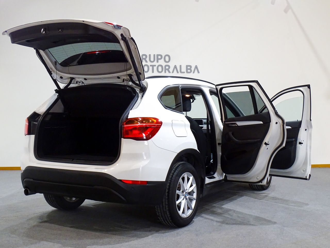 BMW X1 sDrive18d  - Foto 2