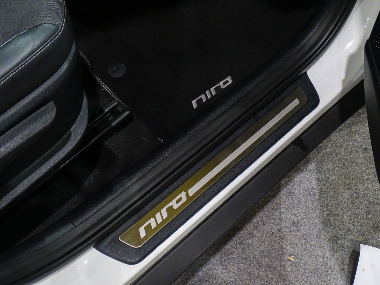 Kia Niro PHEV 1.6 GDi Híbrido Enchufable 104kW Drive  - Foto 2