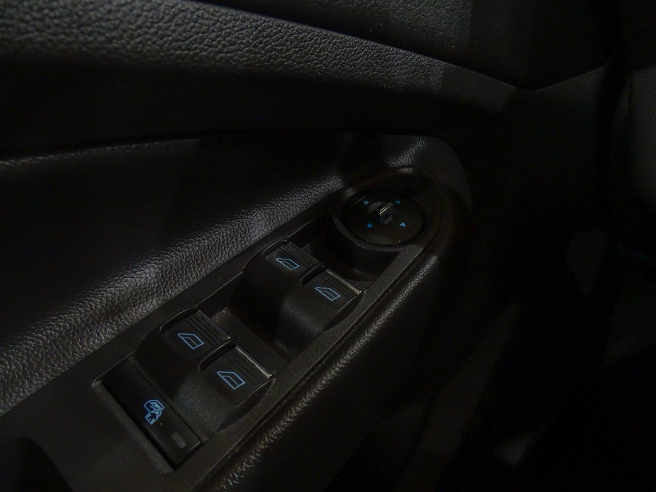 Ford Kuga 2.0 TDCI  103kW ( 140 CV ) 4x2 Titanium  - Foto 2