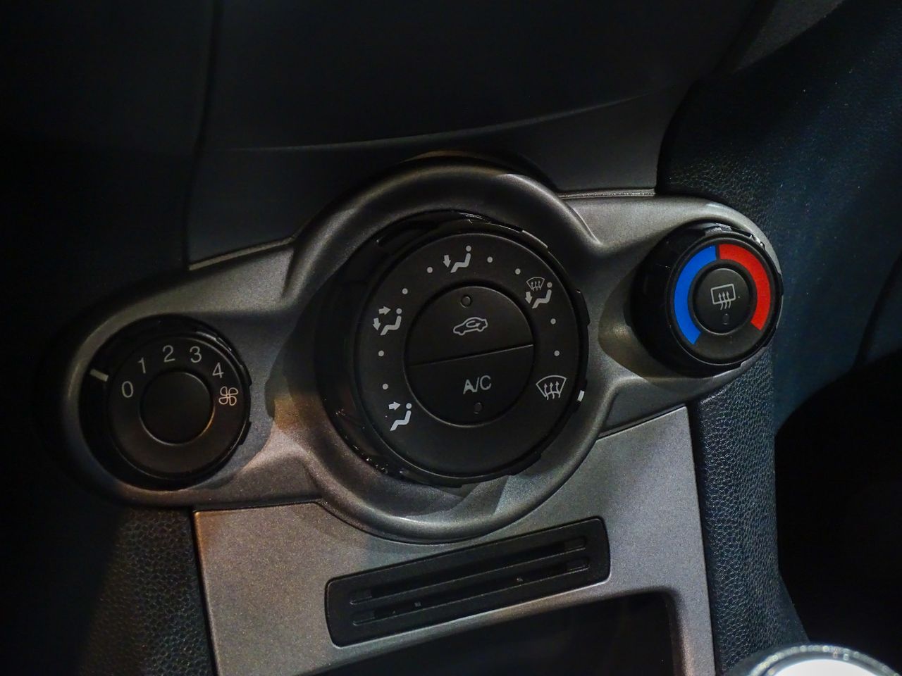 Ford Fiesta 1.4 TDCi 50kW ( 68CV ) Trend  - Foto 2