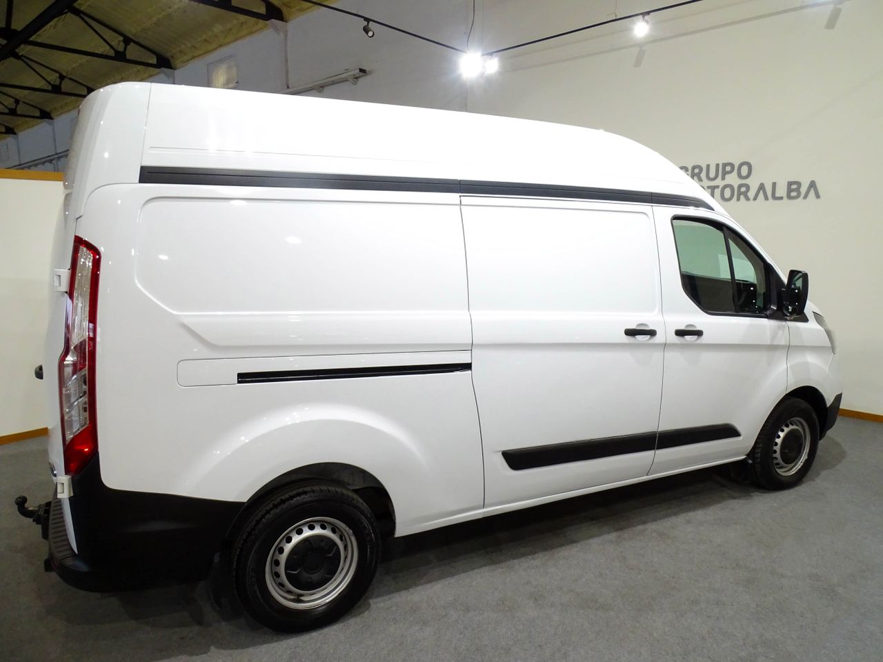 Ford Tourneo  Custom Van 2.0 TDCI 77kW ( 105CV )300 L2 Trend  - Foto 2