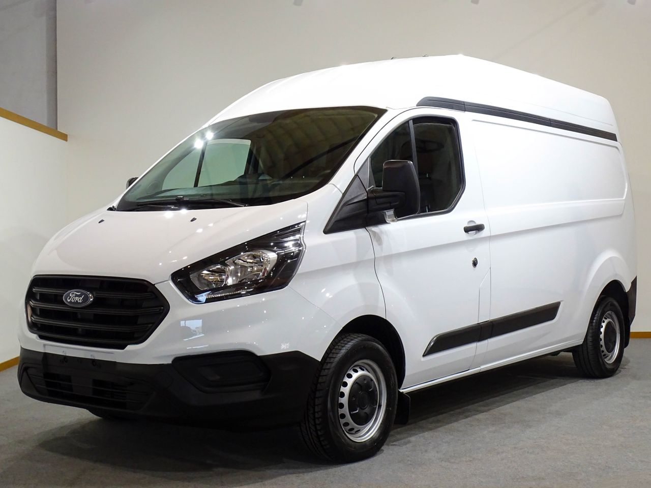 Ford Tourneo  Custom Van 2.0 TDCI 77kW ( 105CV )300 L2 Trend  - Foto 2