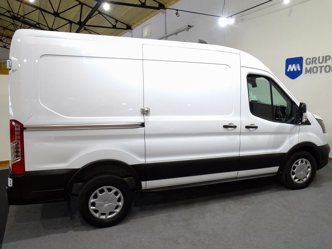 Ford Transit 350 96kW L2H2 Van   FWD Trend  - Foto 2