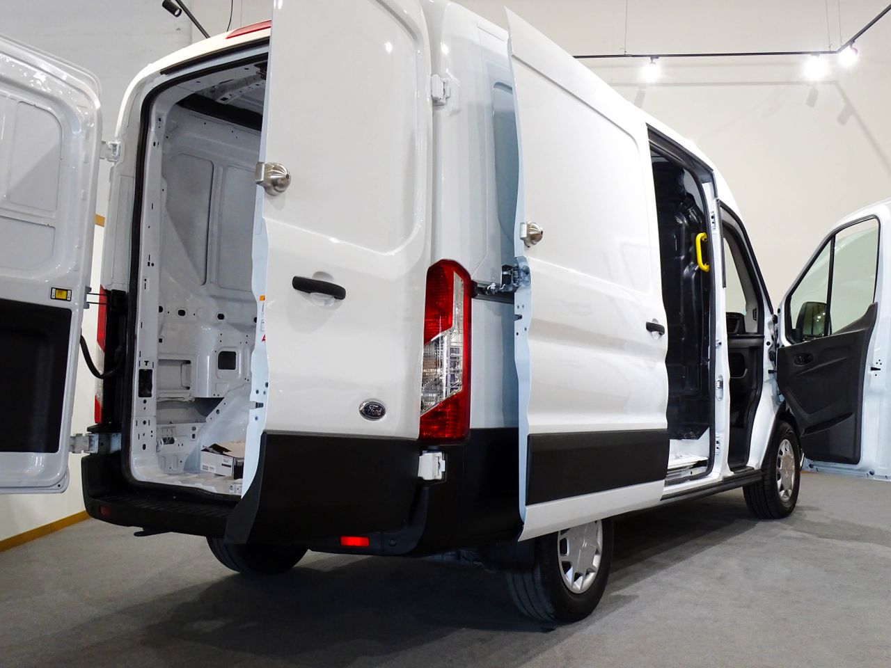 Ford Transit 350 96kW L2H2 Van   FWD Trend  - Foto 2