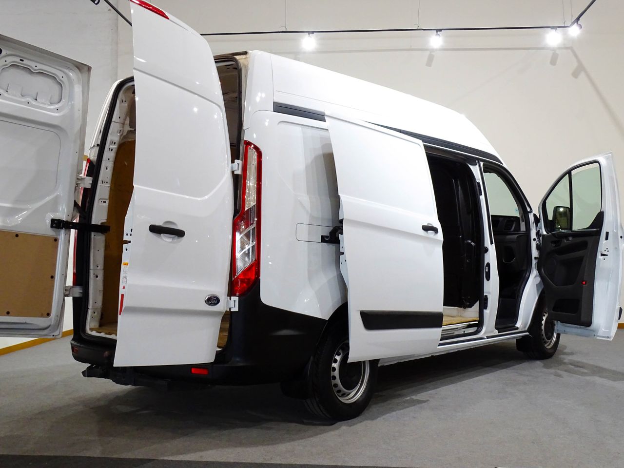 Ford Tourneo  Custom Van Doble 2.0 TDCI 77kW ( 105CV ) 300 L1 Trend  - Foto 2