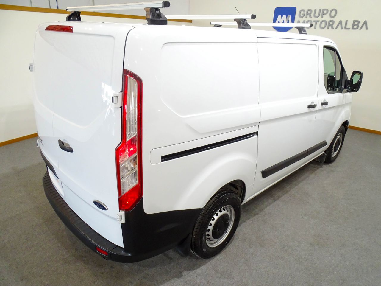 Ford Tourneo  Custom Van 2.0 TDCI 77kW ( 105CV ) 270 L1 H1 AMBIENTE  - Foto 2