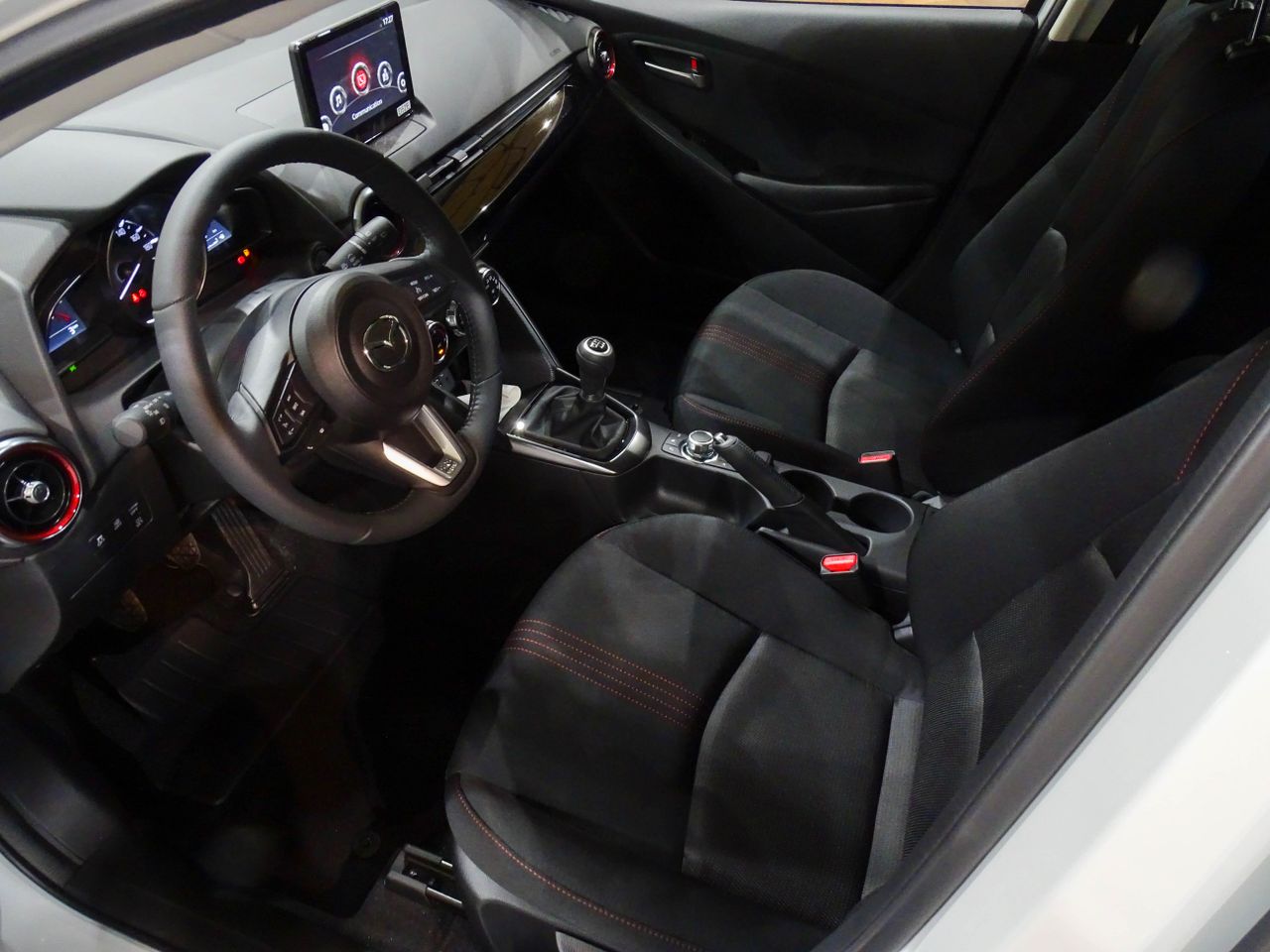 Mazda 2 1.5 e-SKYACTIV G 66kW (90CV) Homura  - Foto 2