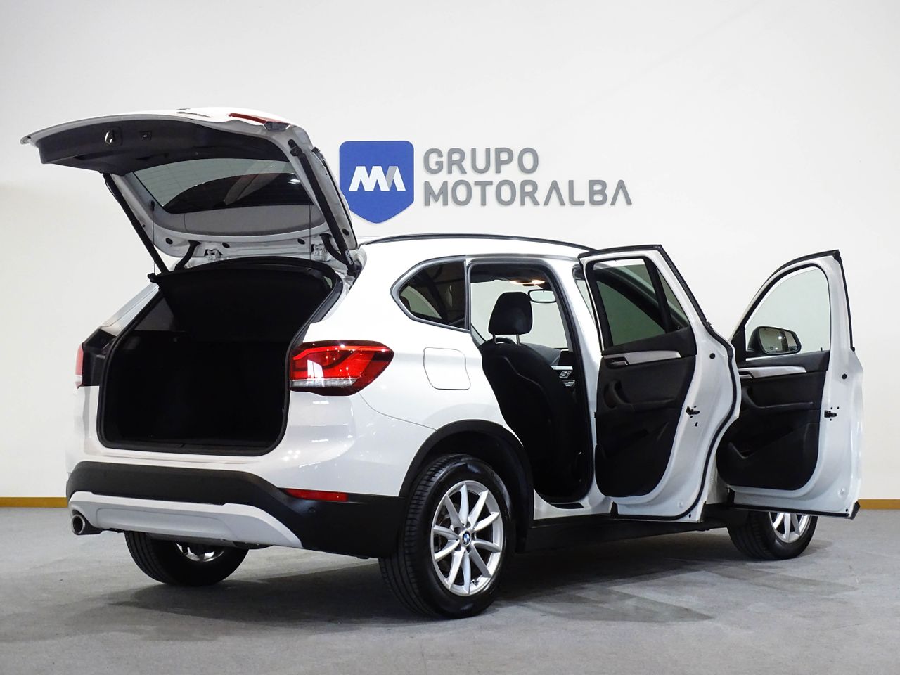 BMW X1 1.5 sDrive16d 85kW ( 116D )  Business  - Foto 2