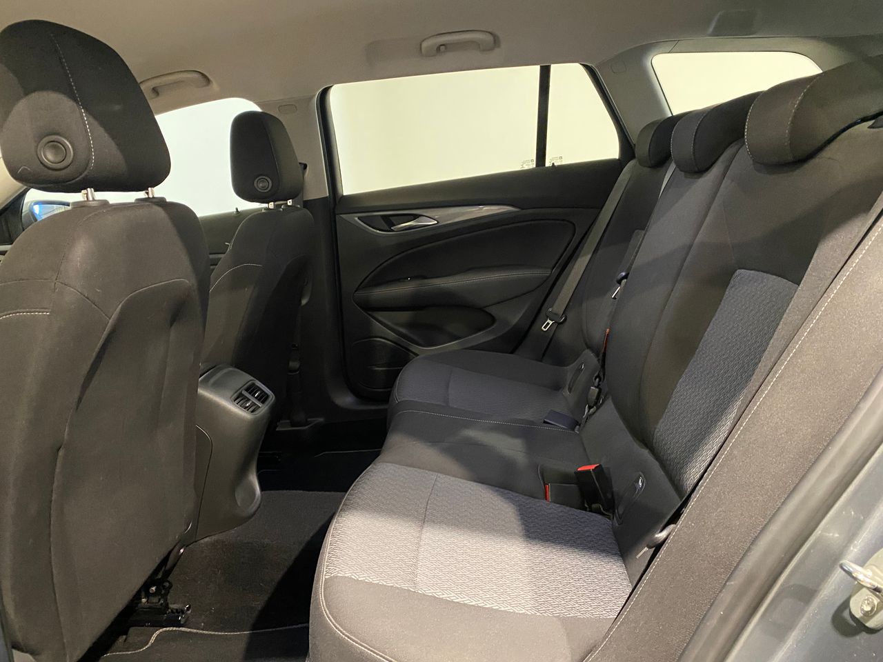 Opel Insignia ST 1.6 CDTi 81kW ecoTEC D Selective - foto 21