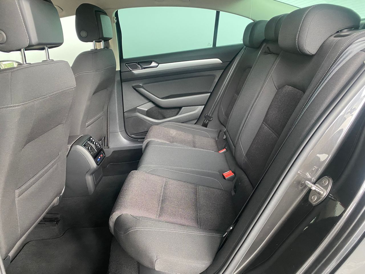 Volkswagen Passat Advance 2.0 TDI 110kW (150CV) - foto 21