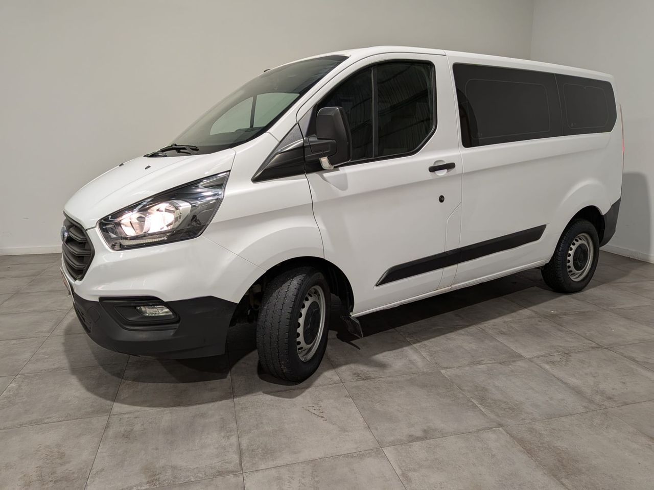 Ford Transit Custom Kombi 2.0 TDCI 310 L1 AMBIENTE - foto 2