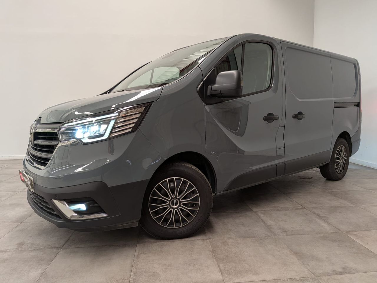 Renault Trafic Furgón L1H1 blue dci 150 CV - foto 4