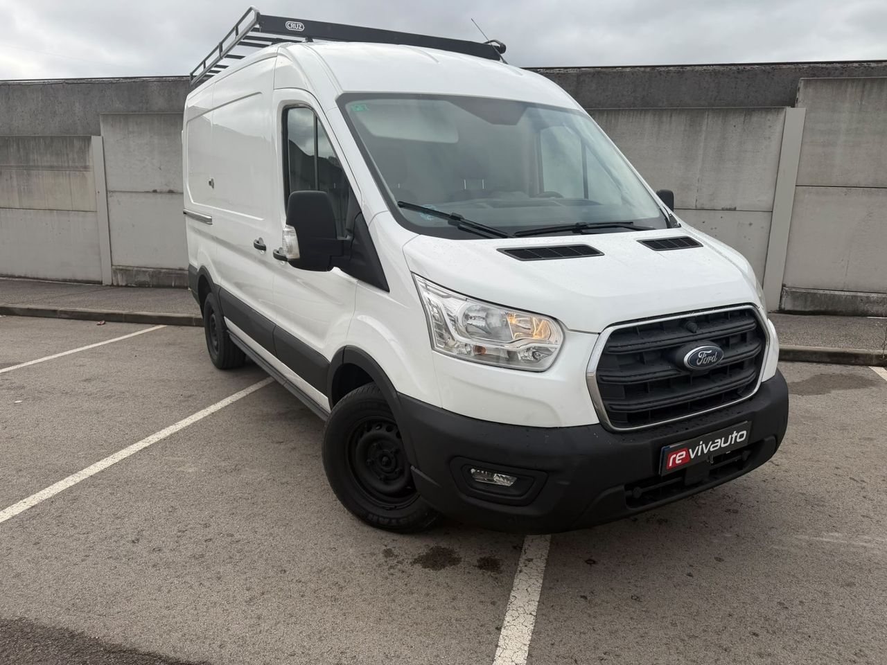Ford Transit 350 L2H2 van ambiente delantera - foto 5