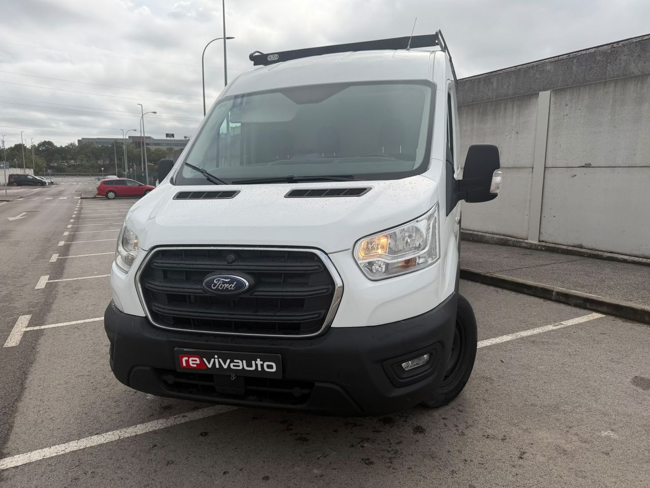 Ford Transit 350 L2H2 van ambiente delantera - foto 2