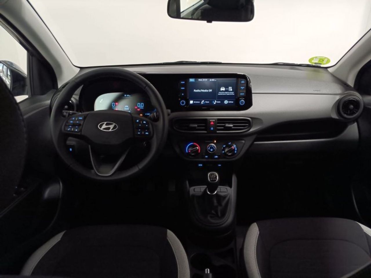 Hyundai i10 FL 1.0 MPi 49,3 kW (67 CV) MT5 2WD Sense (Con ru - foto 3